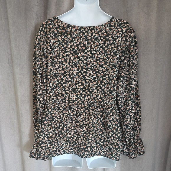 SHEIN 4x Black Floral V-Neck Blouse - Picture 2 of 5